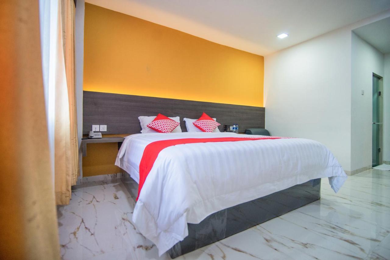 Halim Hotel Tanjung Pinang Εξωτερικό φωτογραφία
