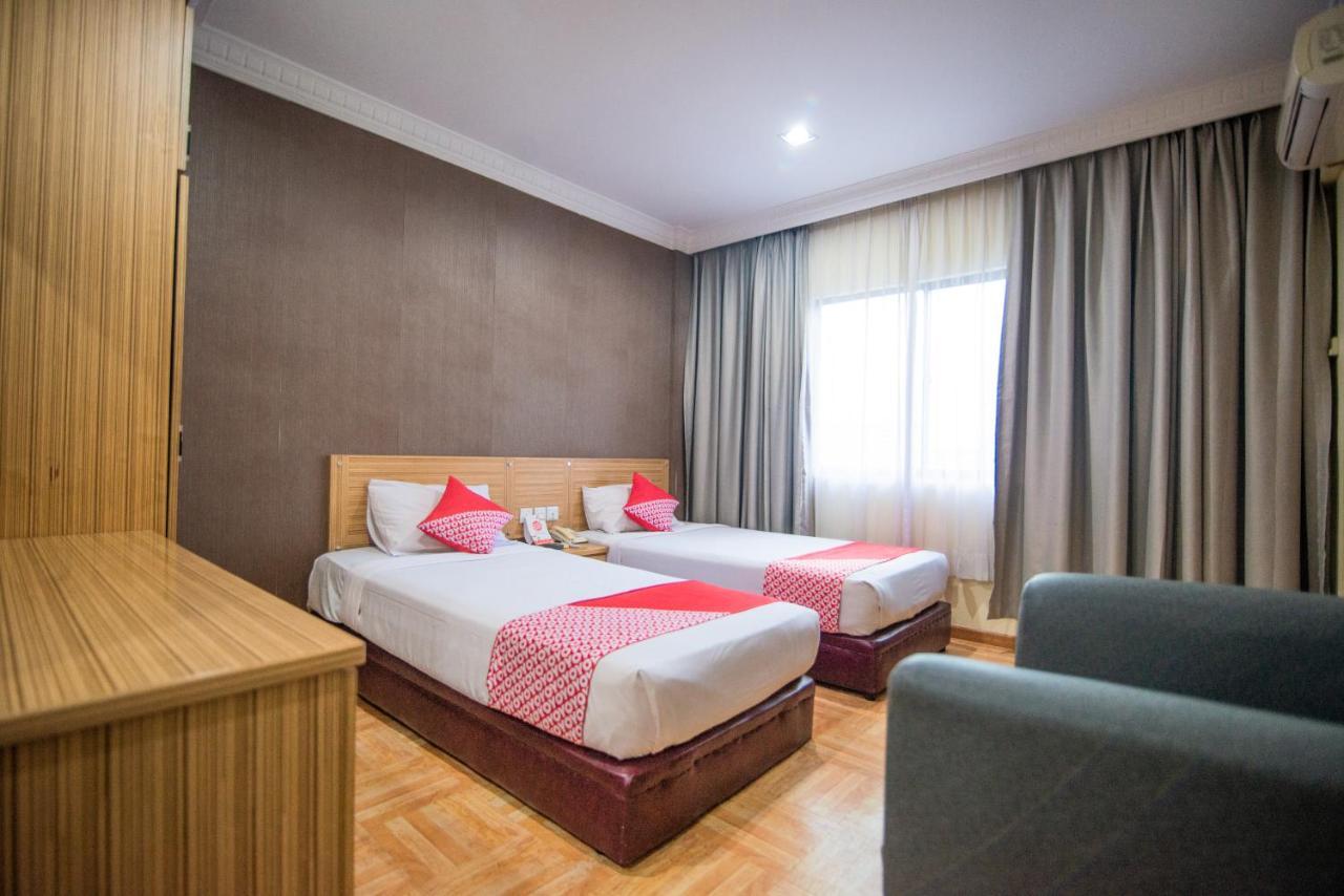 Halim Hotel Tanjung Pinang Εξωτερικό φωτογραφία