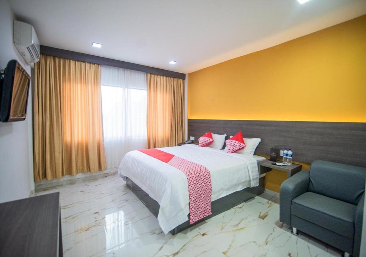 Halim Hotel Tanjung Pinang Εξωτερικό φωτογραφία
