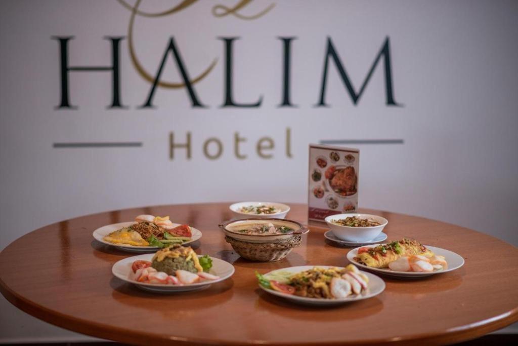 Halim Hotel Tanjung Pinang Εξωτερικό φωτογραφία