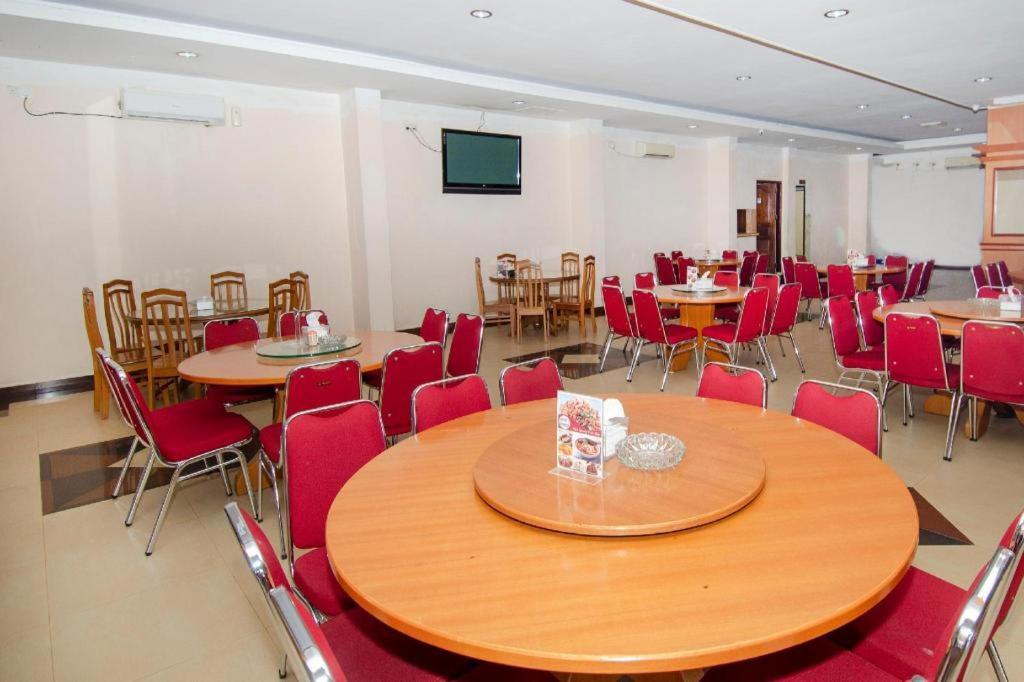 Halim Hotel Tanjung Pinang Εξωτερικό φωτογραφία