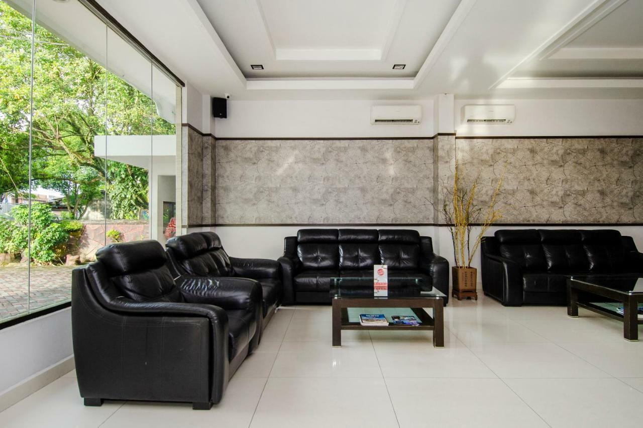 Halim Hotel Tanjung Pinang Εξωτερικό φωτογραφία